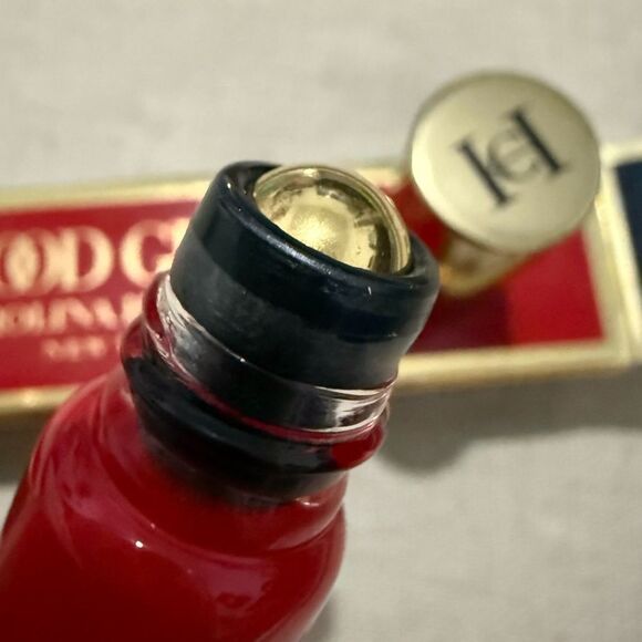 Carolina Herrera Very Good Girl Glam 10ml Eau de Parfum Roll-On - Picture 8 of 17